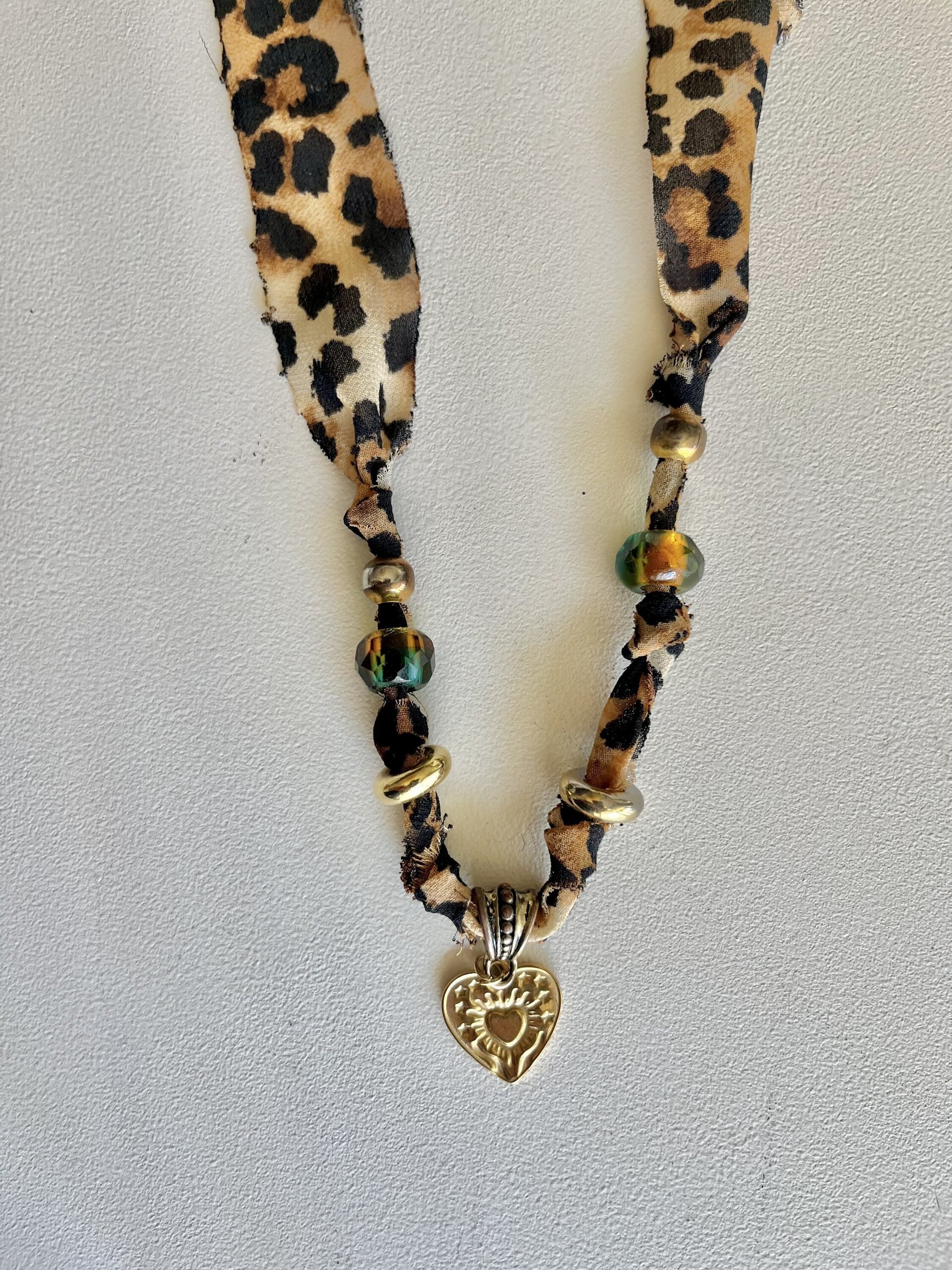 Collar corto leopardo - 2